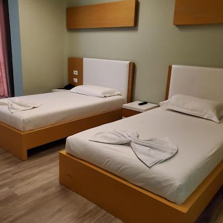 Hotel Bologna Vlorë Εξωτερικό φωτογραφία