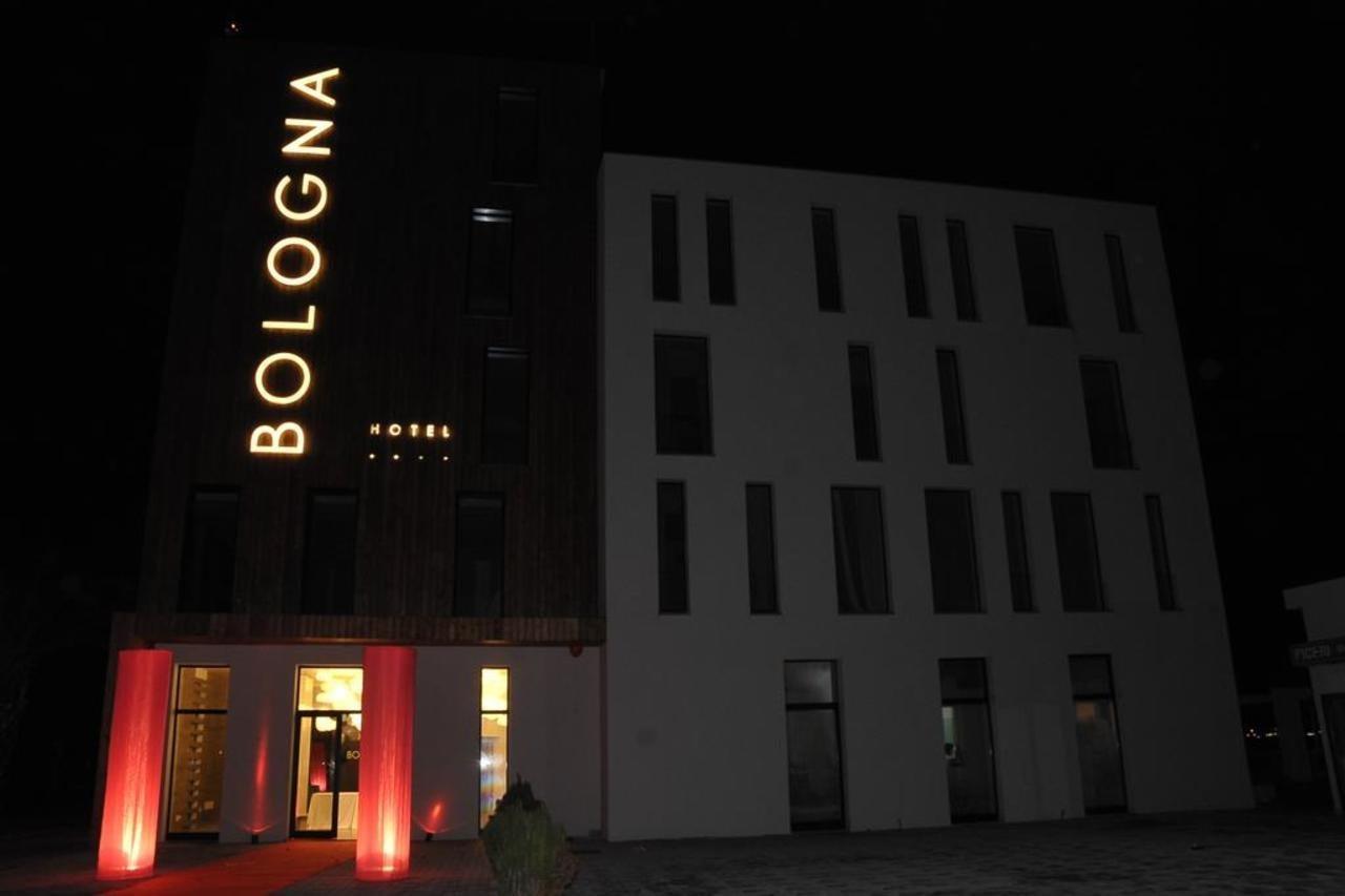 Hotel Bologna Vlorë Εξωτερικό φωτογραφία