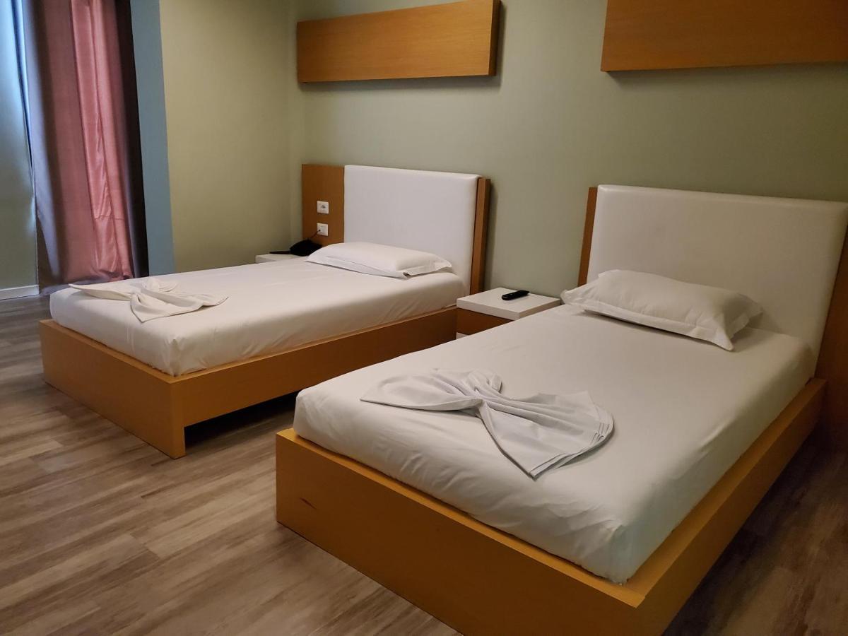 Hotel Bologna Vlorë Εξωτερικό φωτογραφία
