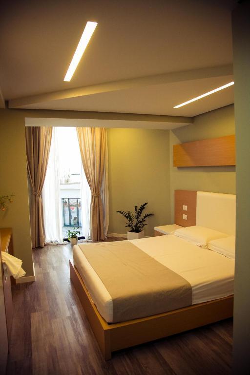 Hotel Bologna Vlorë Εξωτερικό φωτογραφία
