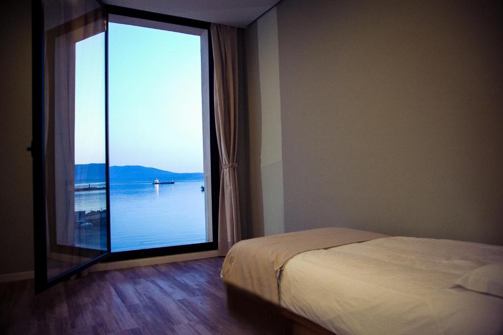 Hotel Bologna Vlorë Εξωτερικό φωτογραφία